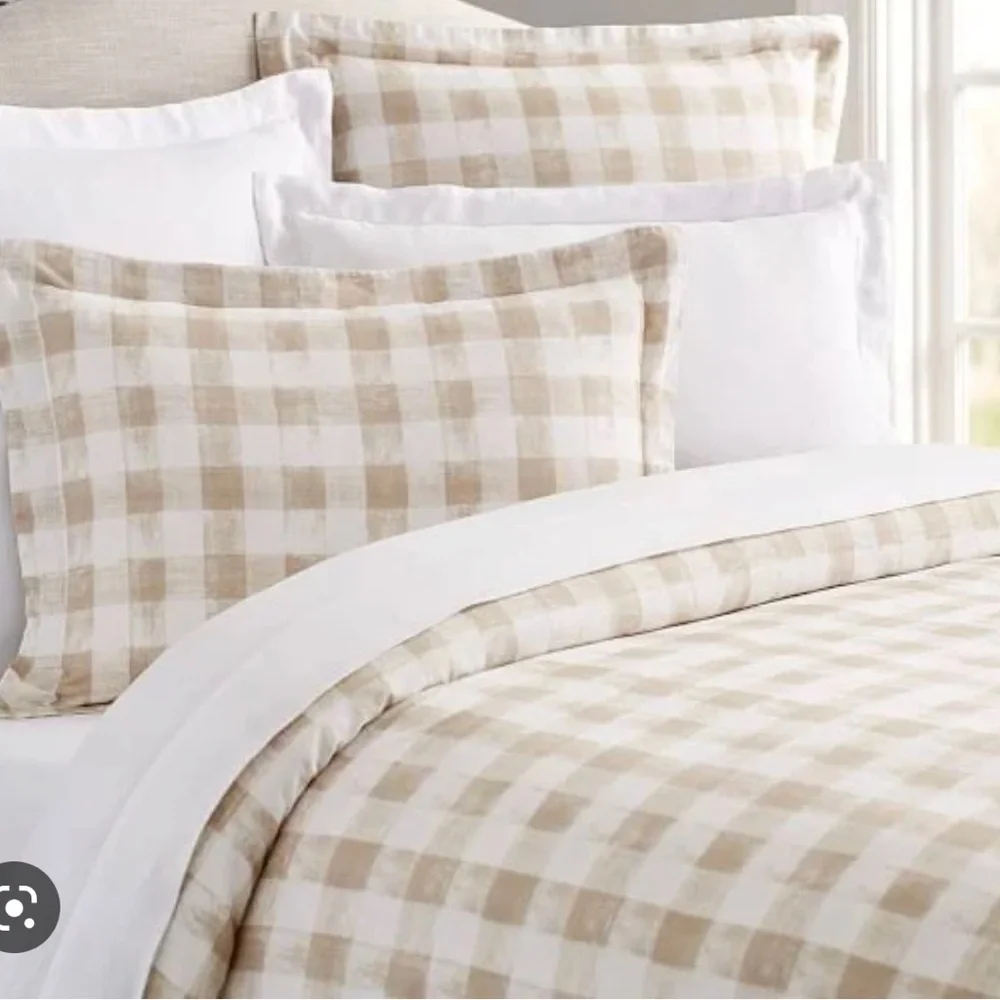 Pottery Barn Beige and White Gingham Duvet Cover